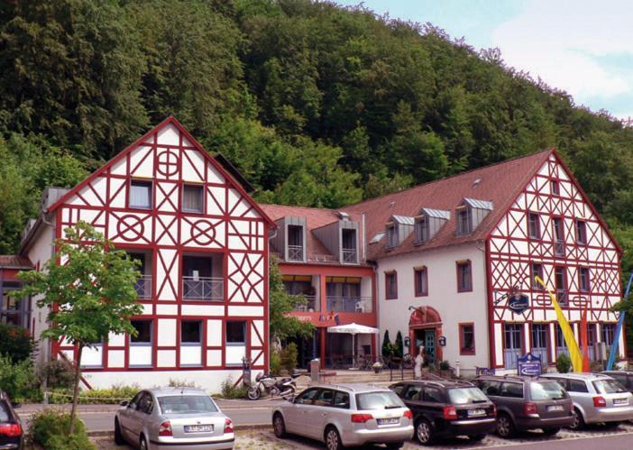 Behringers Freizeit - Und Tagungshotel ゲスヴァインシュタイン エクステリア 写真
